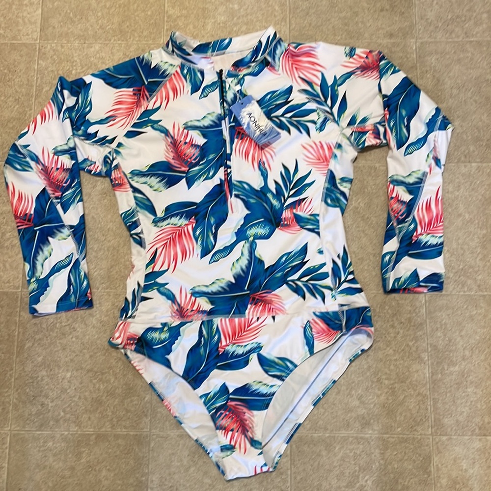 NWT Long Sleeve Surf Suit